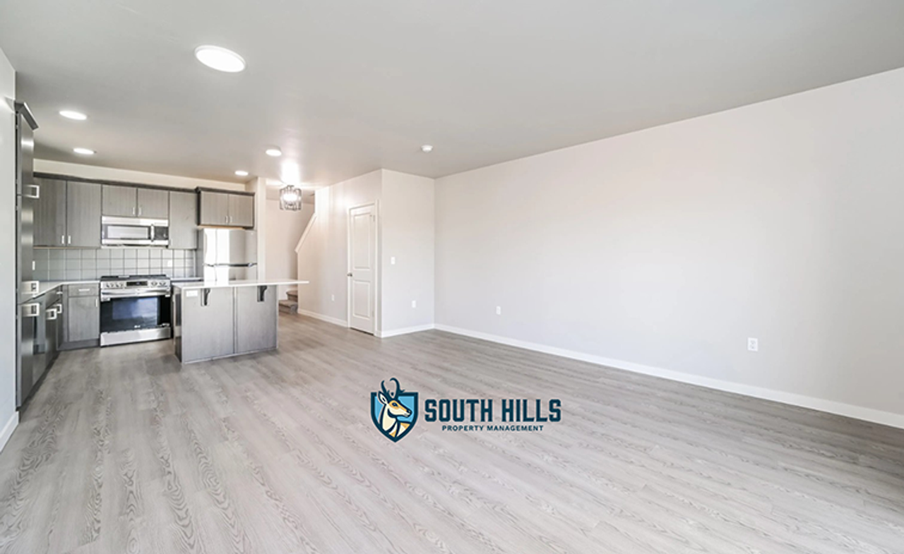 125 10th Ave West - Photo 7 of 24