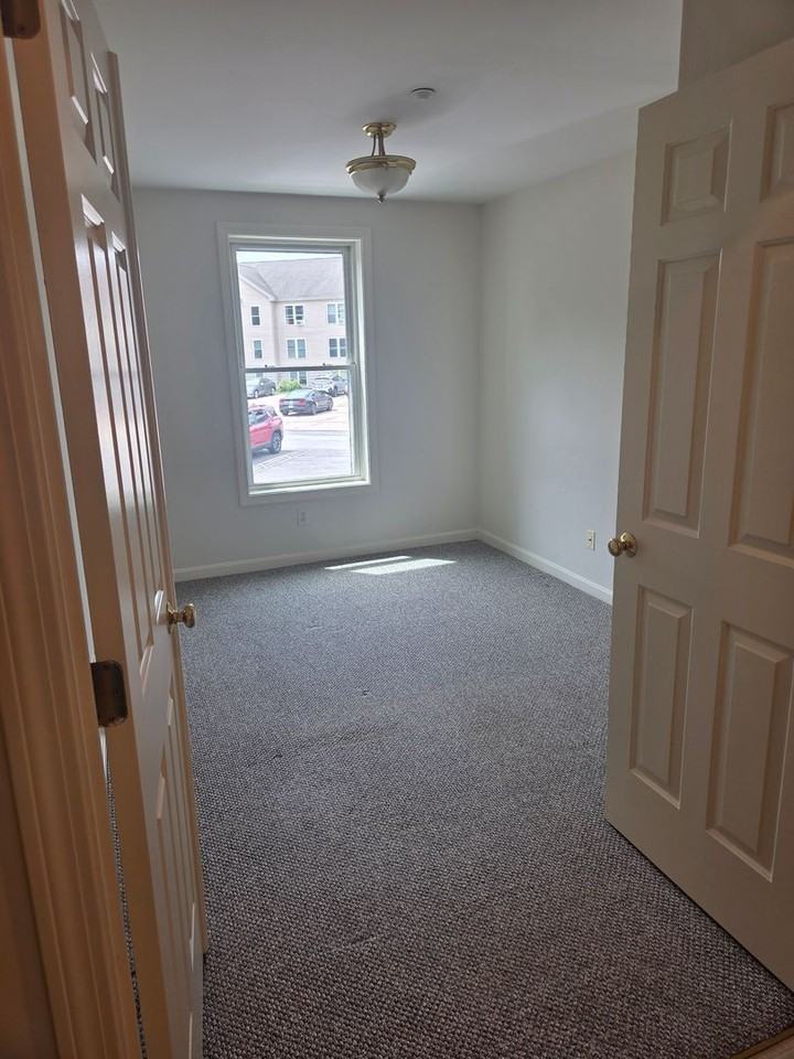 3000 Mead Hill - Photo 3 of 18