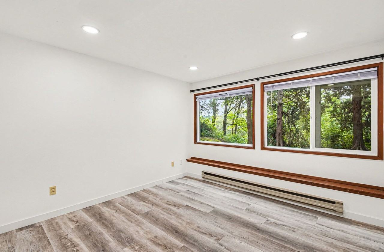 7573 Old Redmond Rd - Photo 4 of 15
