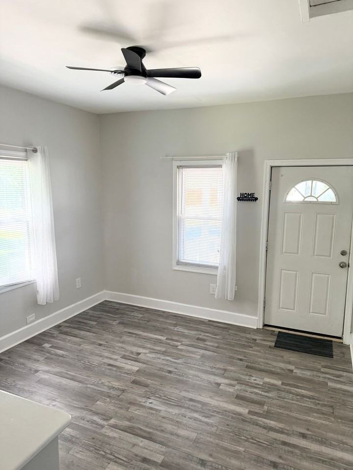7202 Harrison Ave - Photo 3 of 12