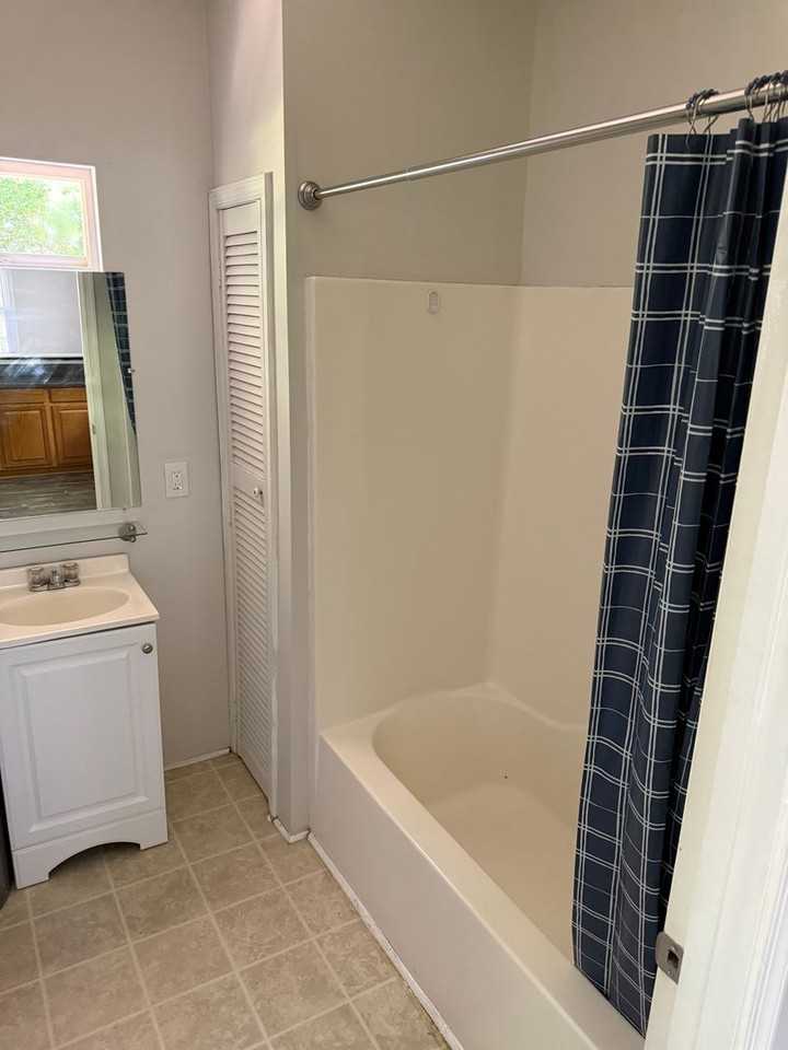 7202 Harrison Ave - Photo 7 of 12