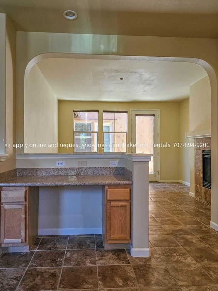 160 Healdsburg Ave #E - Photo 6 of 26