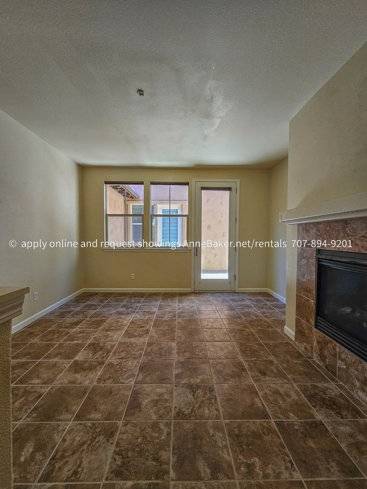 160 Healdsburg Ave #E - Photo 7 of 26