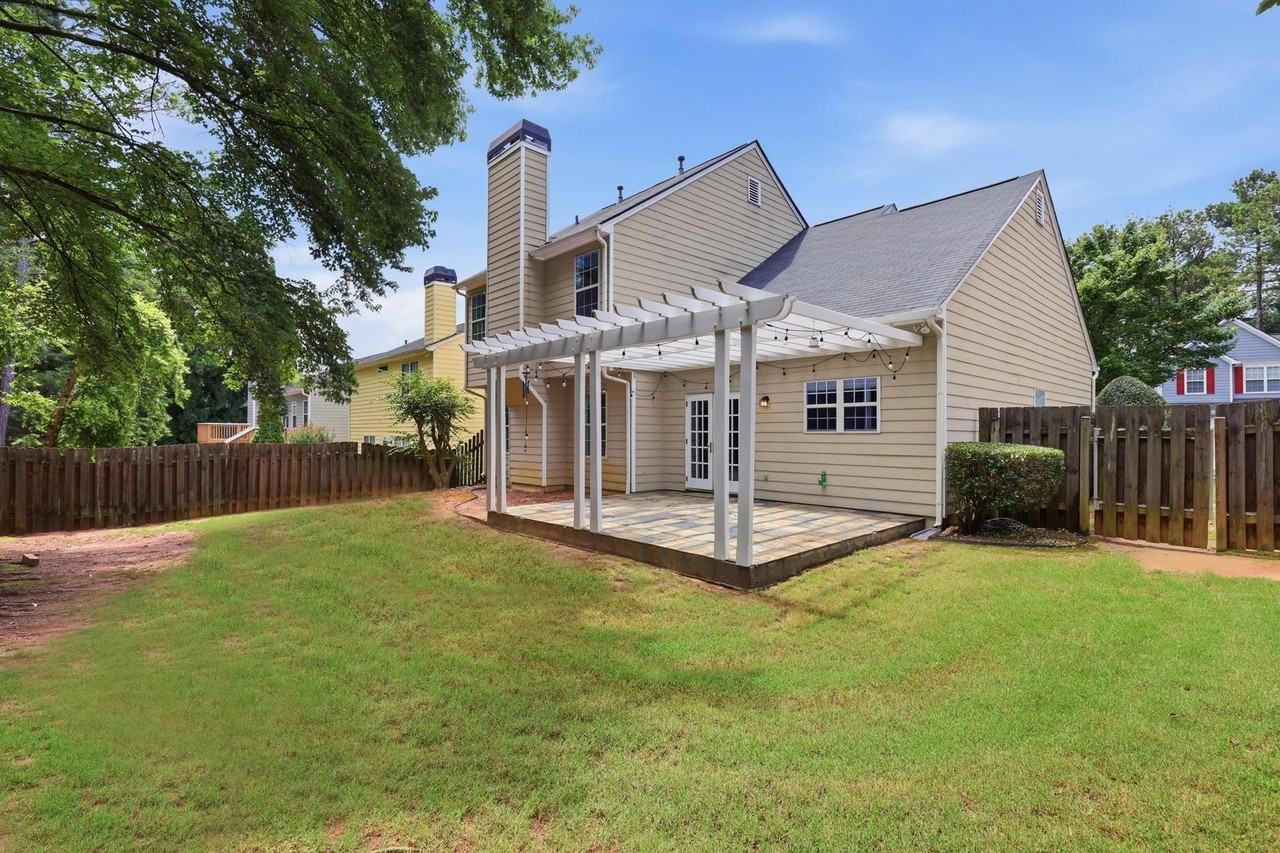 1409 Chardin Dr - Photo 2 of 26