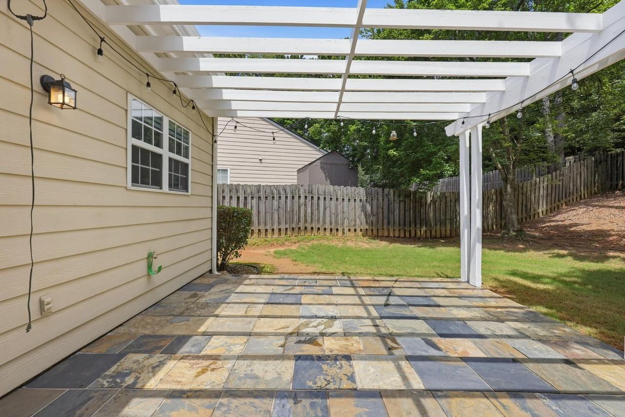1409 Chardin Dr - Photo 3 of 26