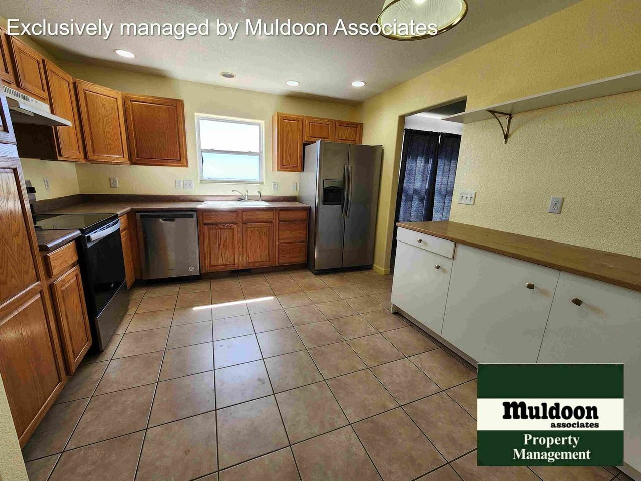 662 S Burro Dr - Photo 2 of 11