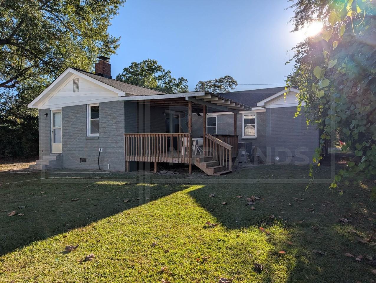 2307 Vine St - Photo 3 of 23