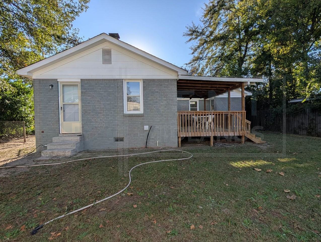 2307 Vine St - Photo 4 of 23