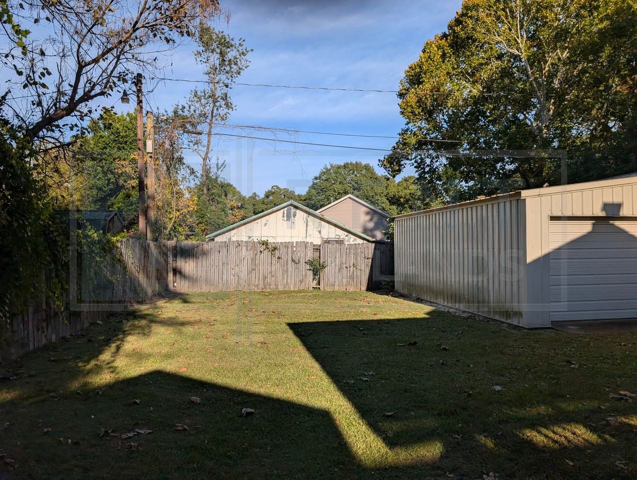 2307 Vine St - Photo 7 of 23