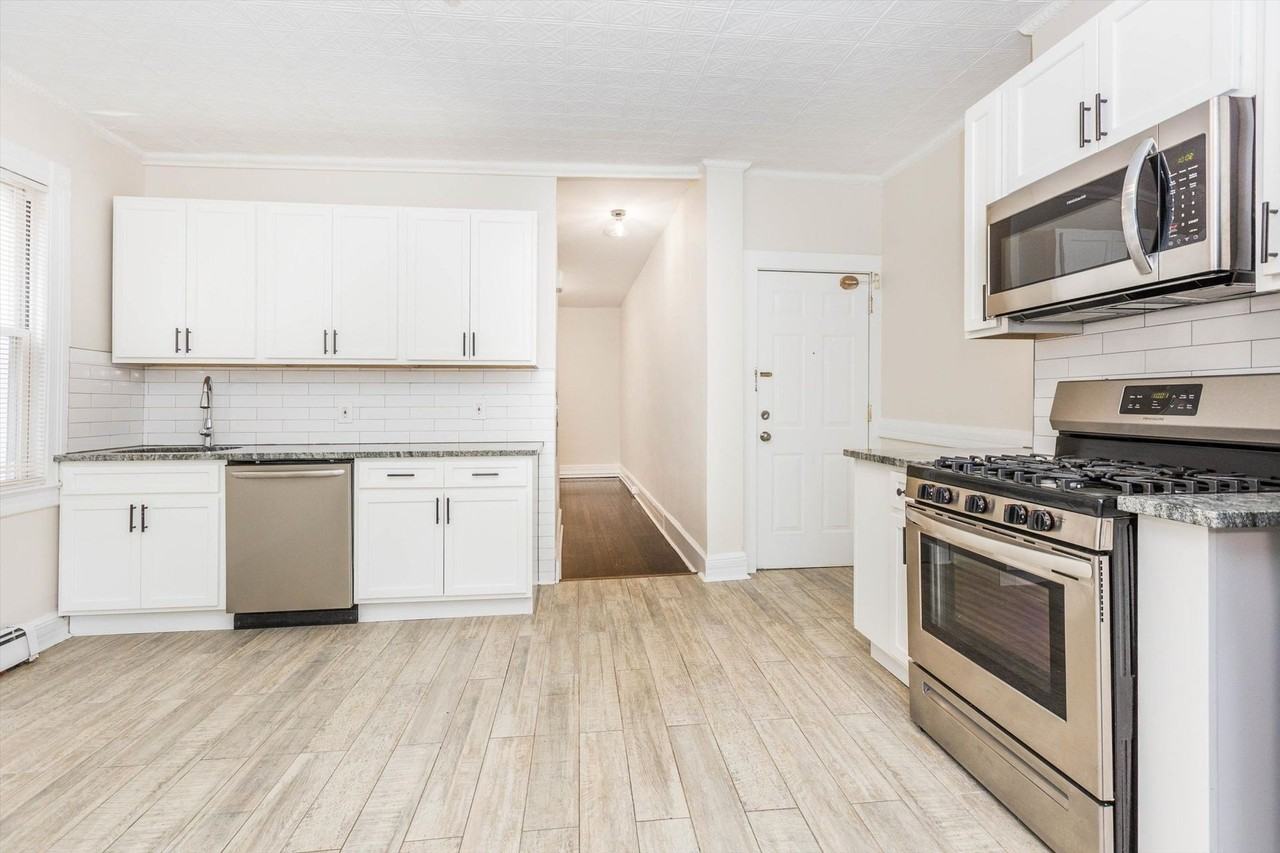 105 Pine St #2 - Photo 5 of 27
