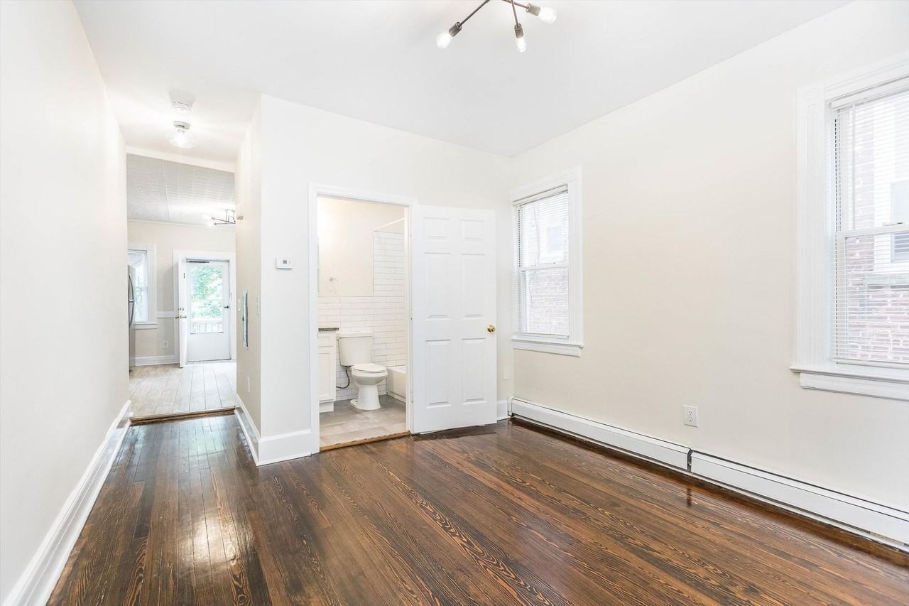 105 Pine St #3 - Photo 4 of 18