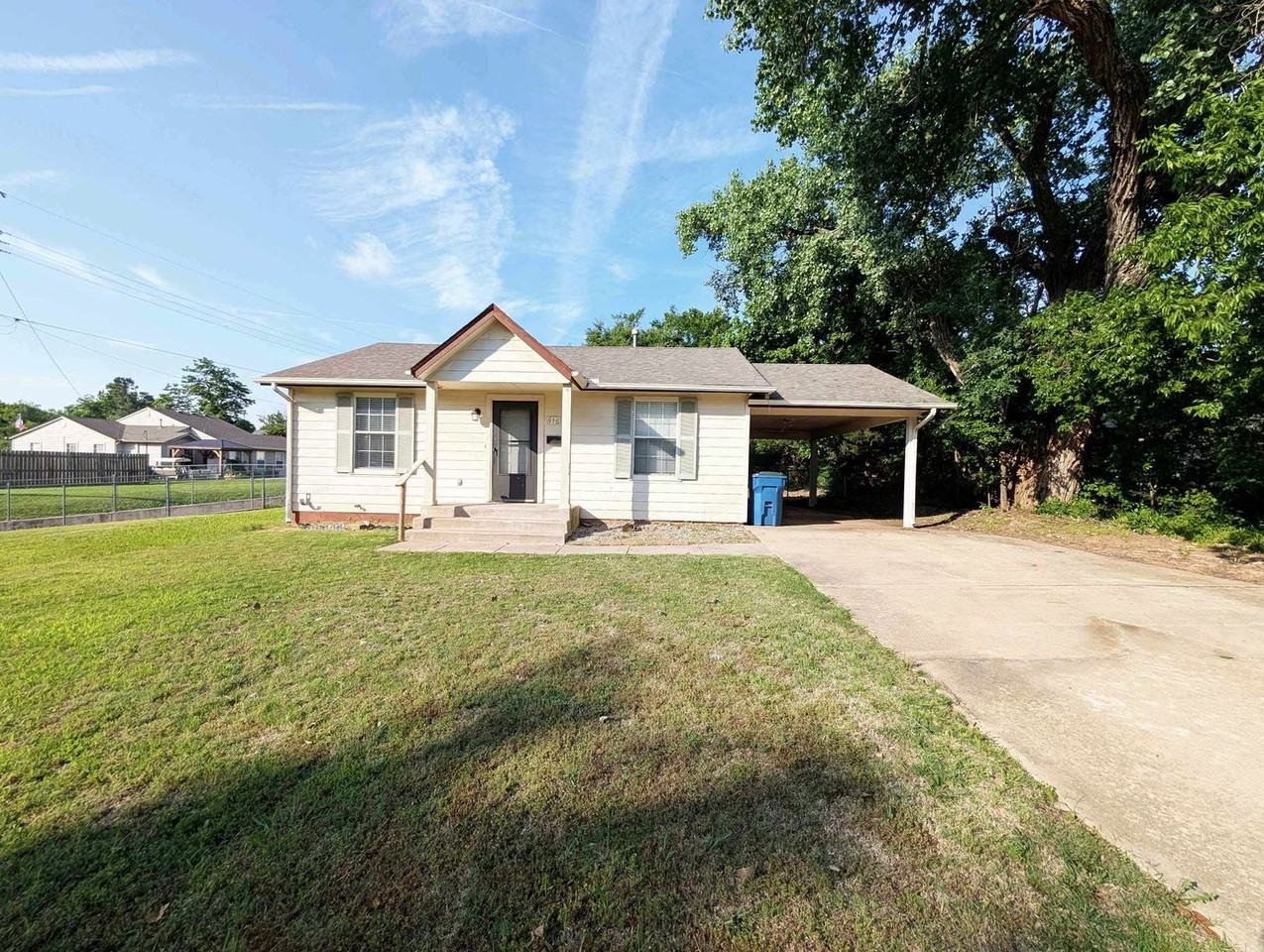 616 Lions Park Pl - Photo 2 of 12