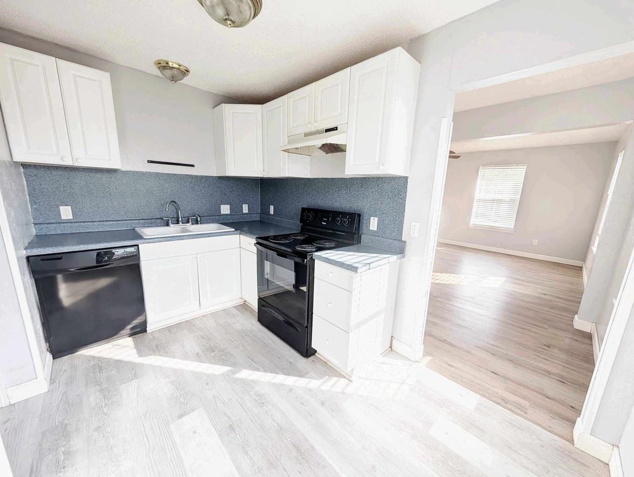 616 Lions Park Pl - Photo 6 of 12