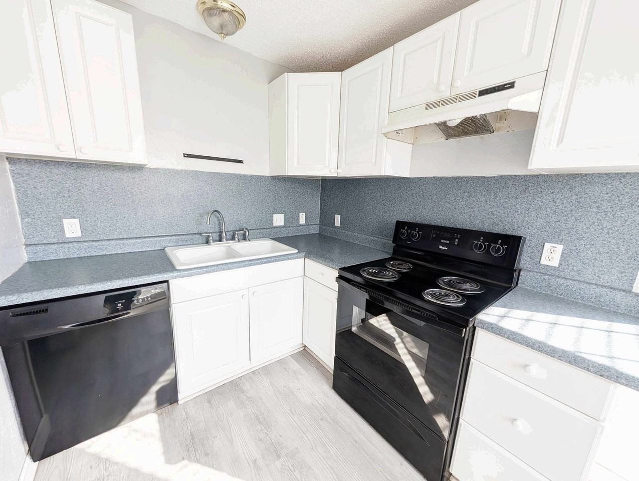 616 Lions Park Pl - Photo 7 of 12