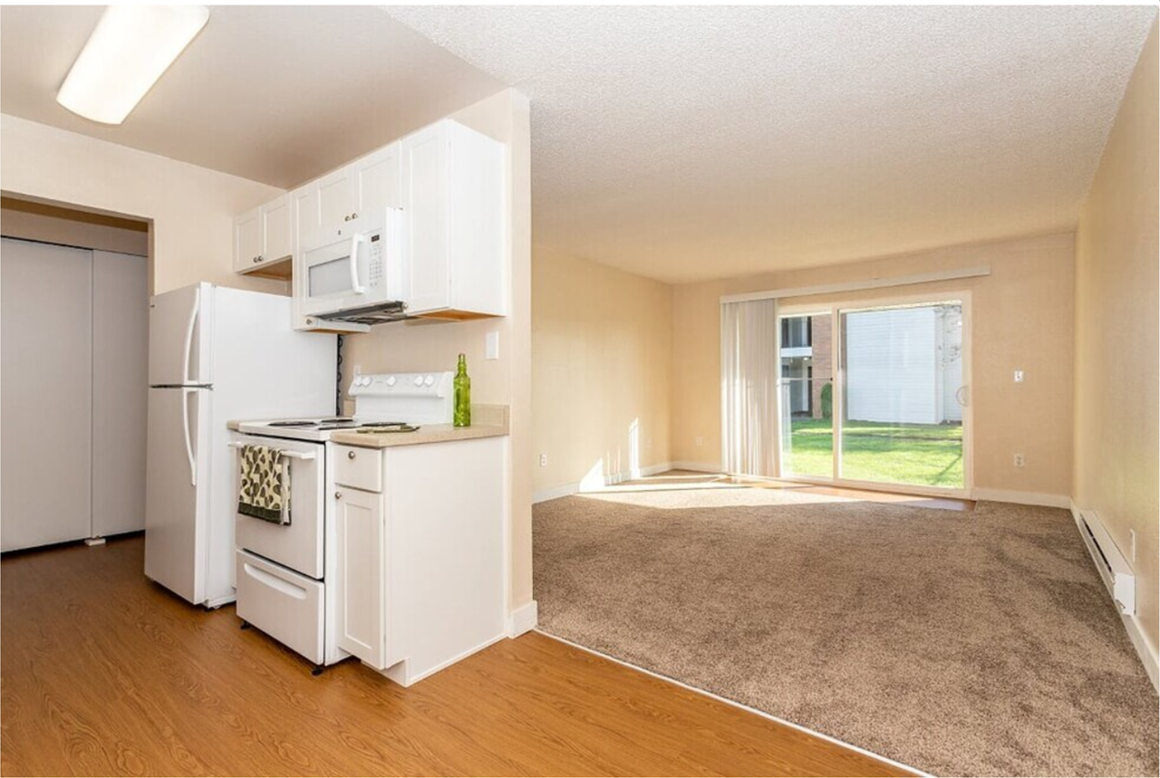 SUNDANCER APARTMENTS - Photo 5 of 17