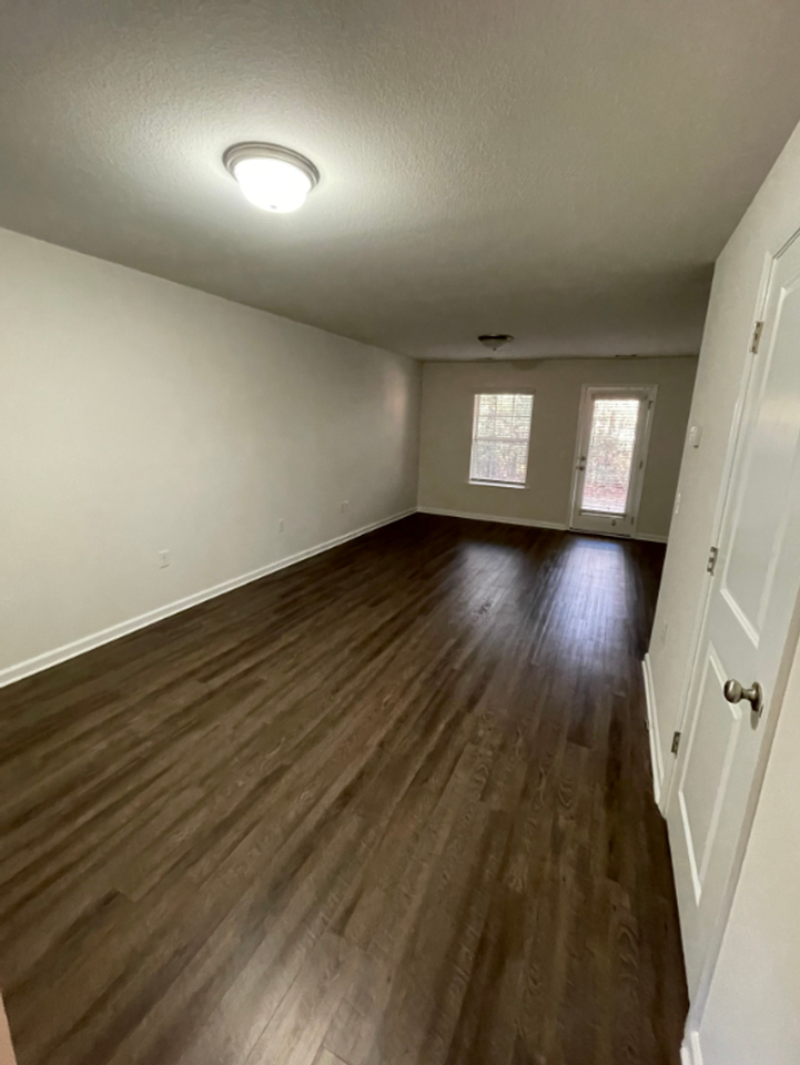 162 Barfield Way - Photo 3 of 13