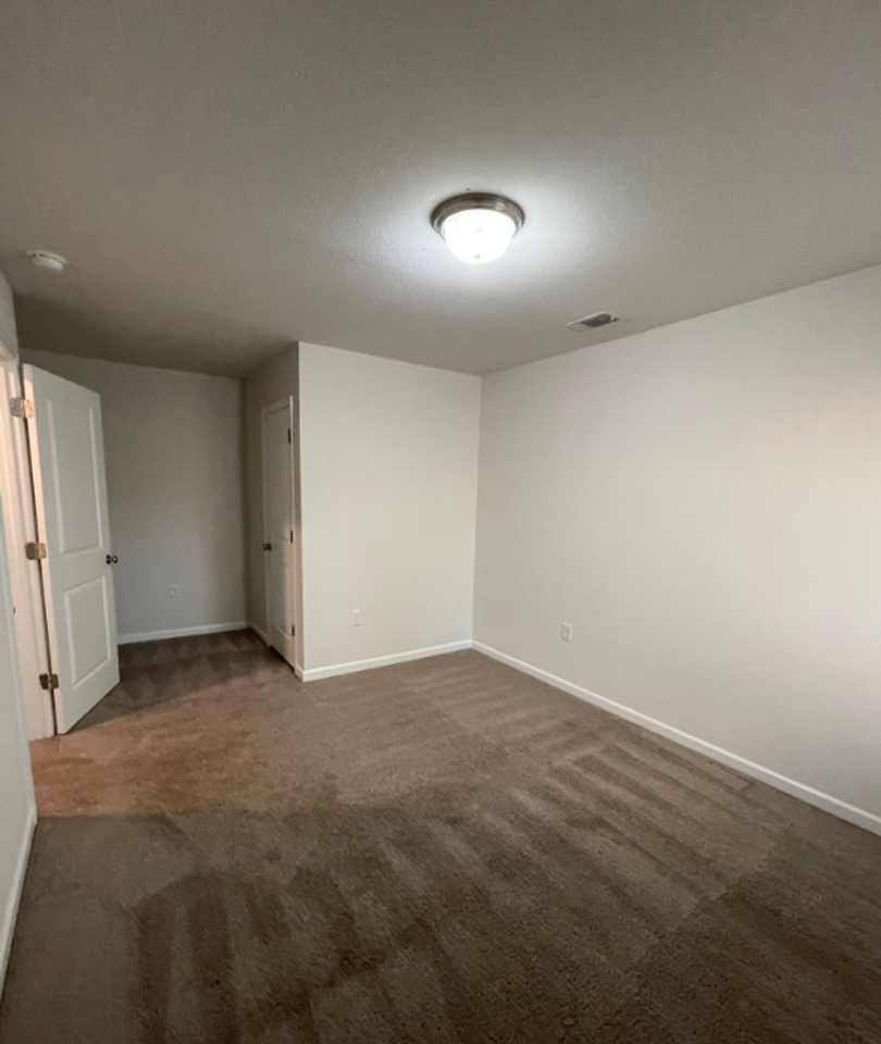 162 Barfield Way - Photo 7 of 13