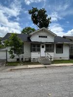 featured image of 15 4th Street Cir