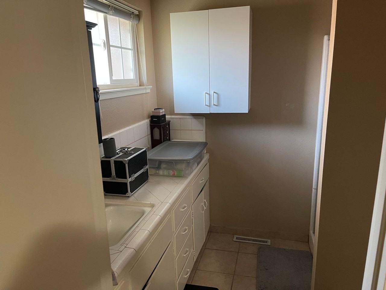 938 Adams Ave - Photo 4 of 7