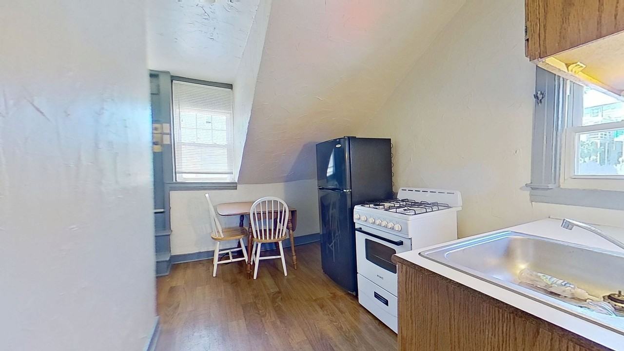 156 N Newberry St - Photo 2 of 4