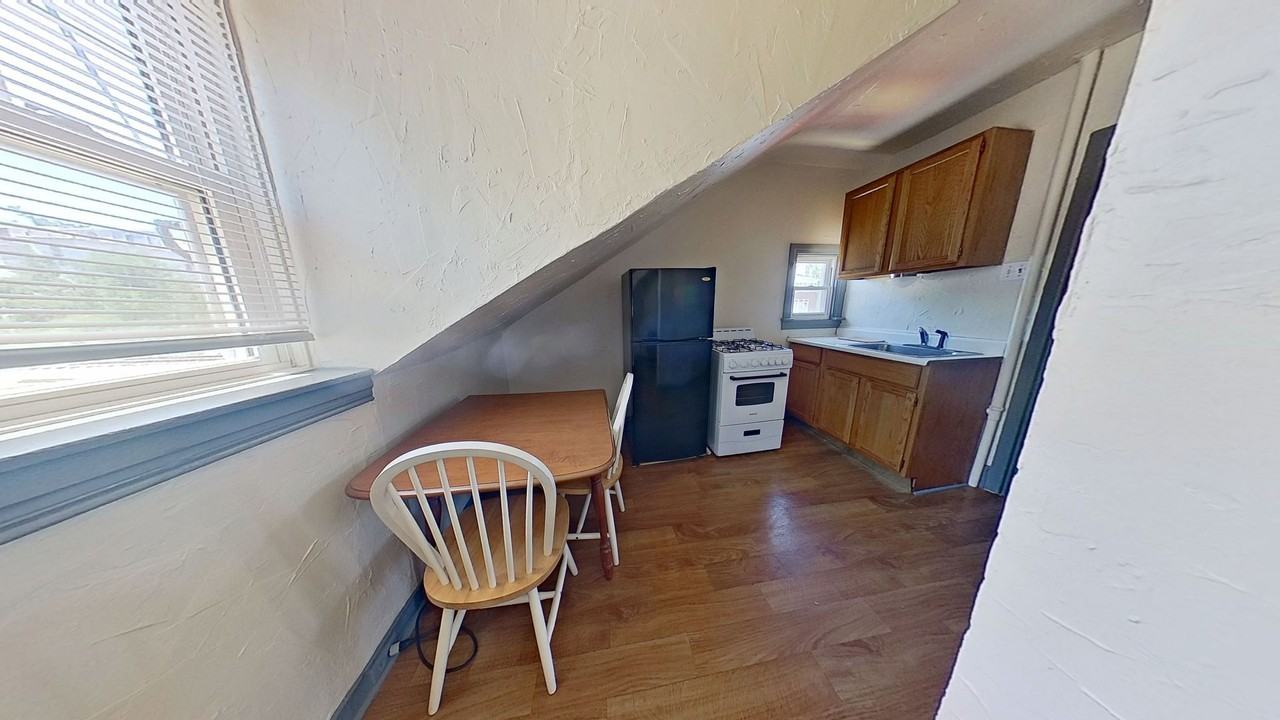 156 N Newberry St - Photo 3 of 4