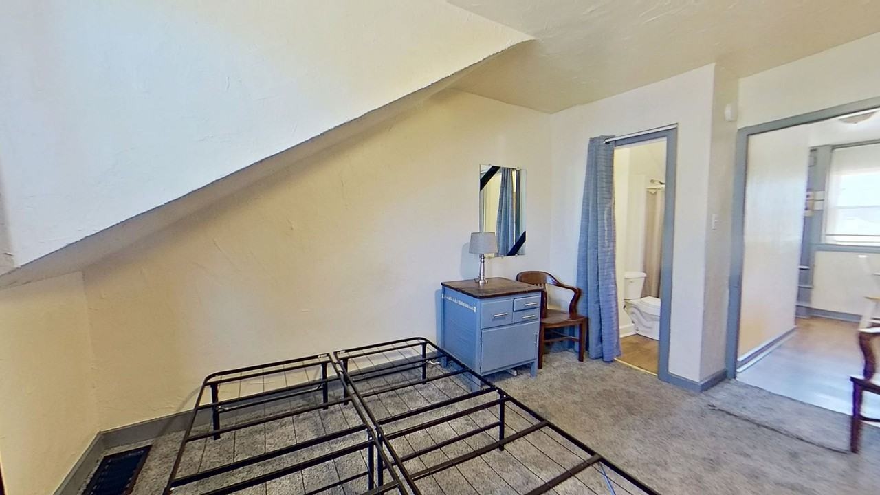156 N Newberry St - Photo 4 of 4