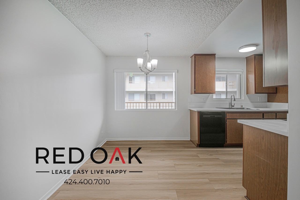 411 E Bay State St - Photo 4 of 30