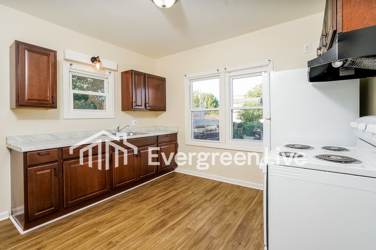 4827 N 46th St - Photo 5 of 13