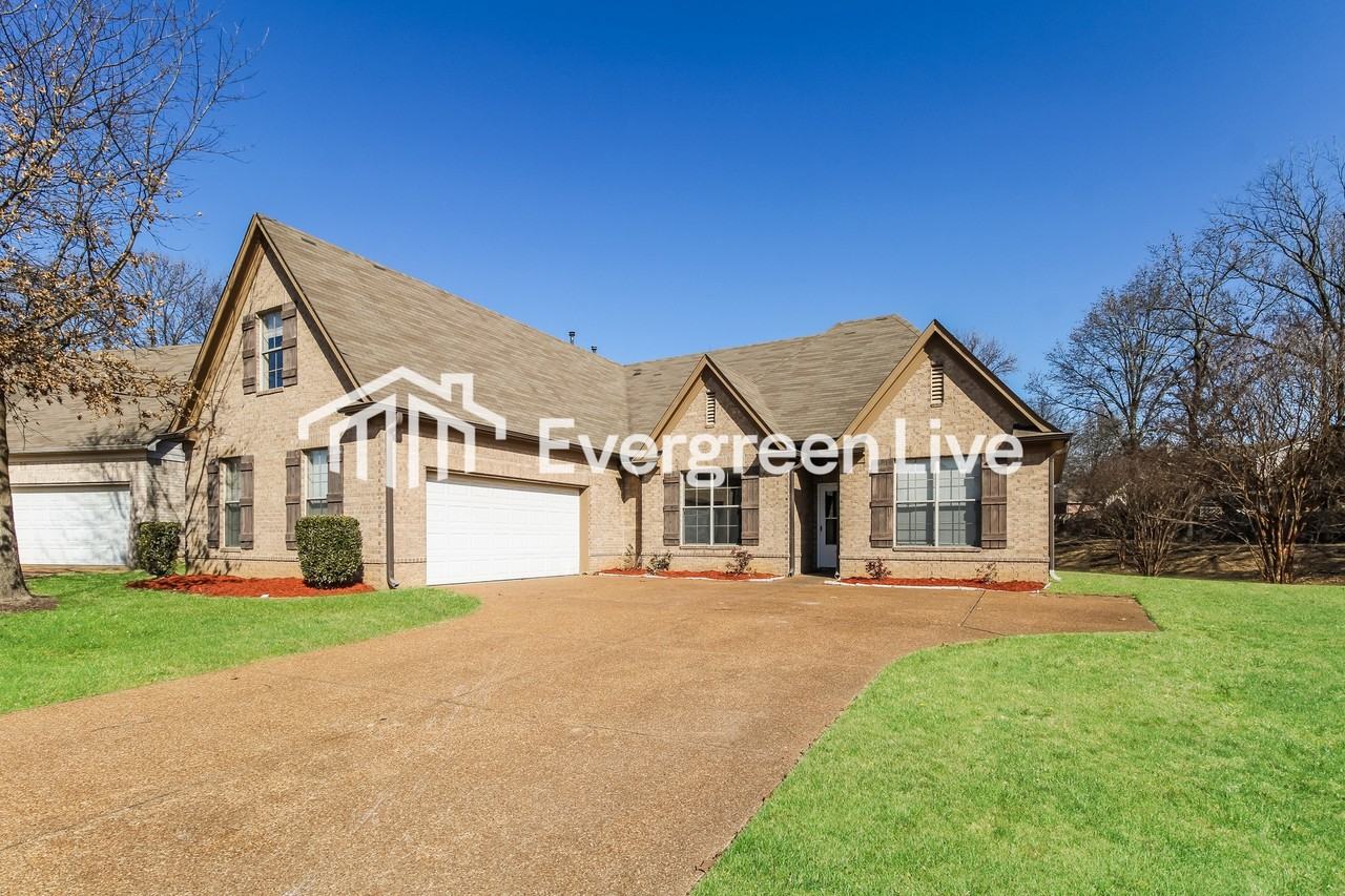 7942 Ivy Lake Ln - Photo 2 of 10
