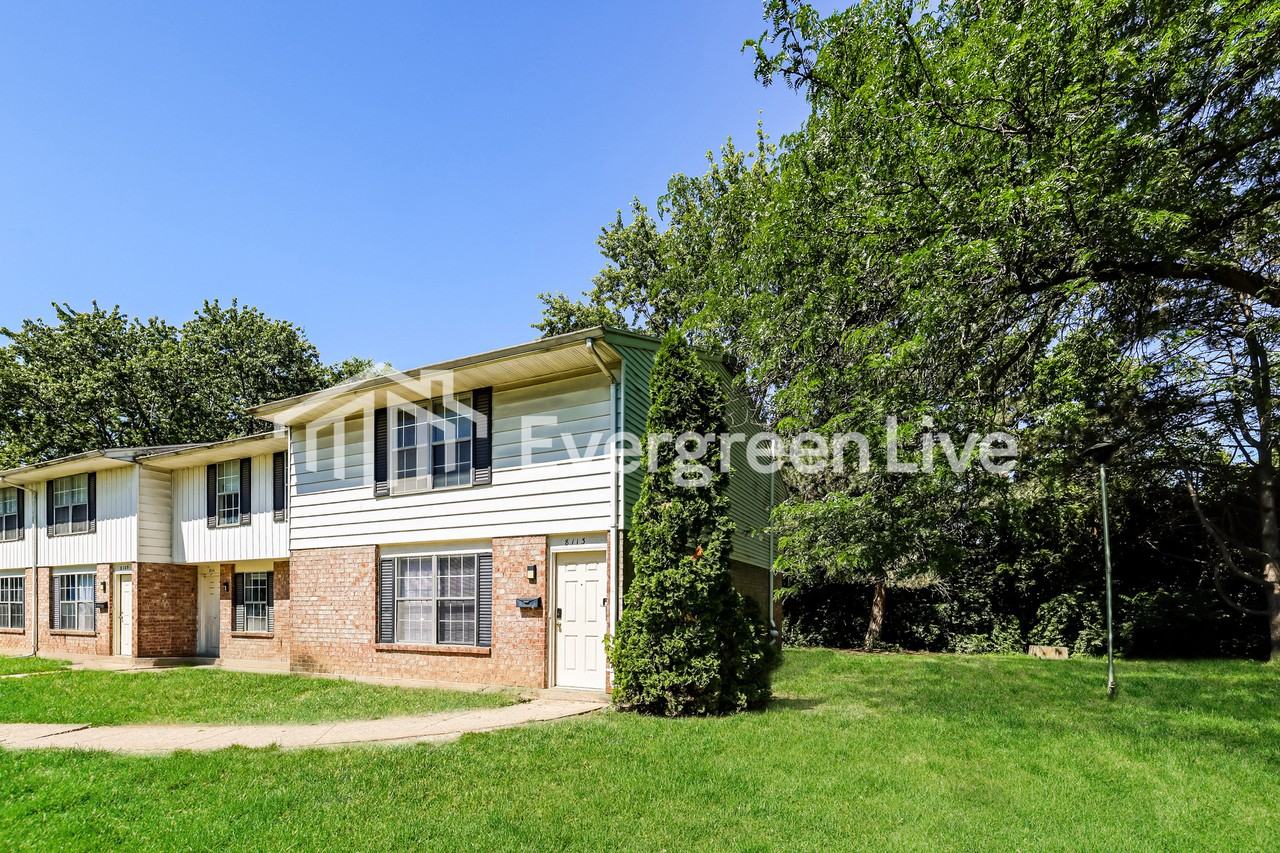 8113 Mount Aetna St - Photo 2 of 15