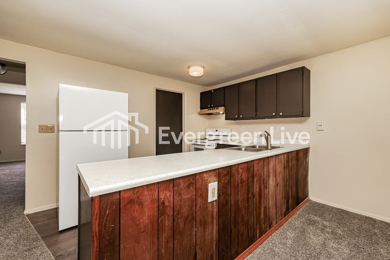 8113 Mount Aetna St - Photo 7 of 15