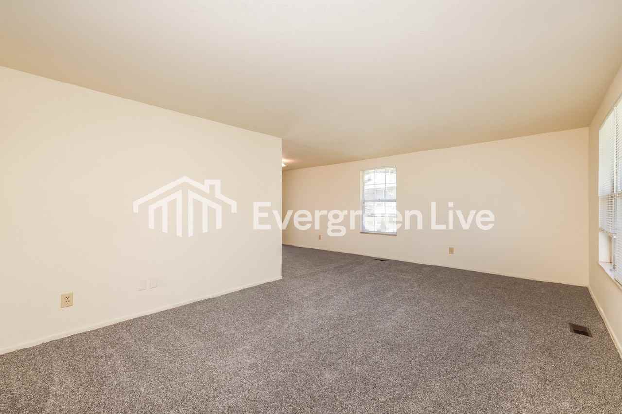 5722 Troy Villa Blvd - Photo 3 of 15