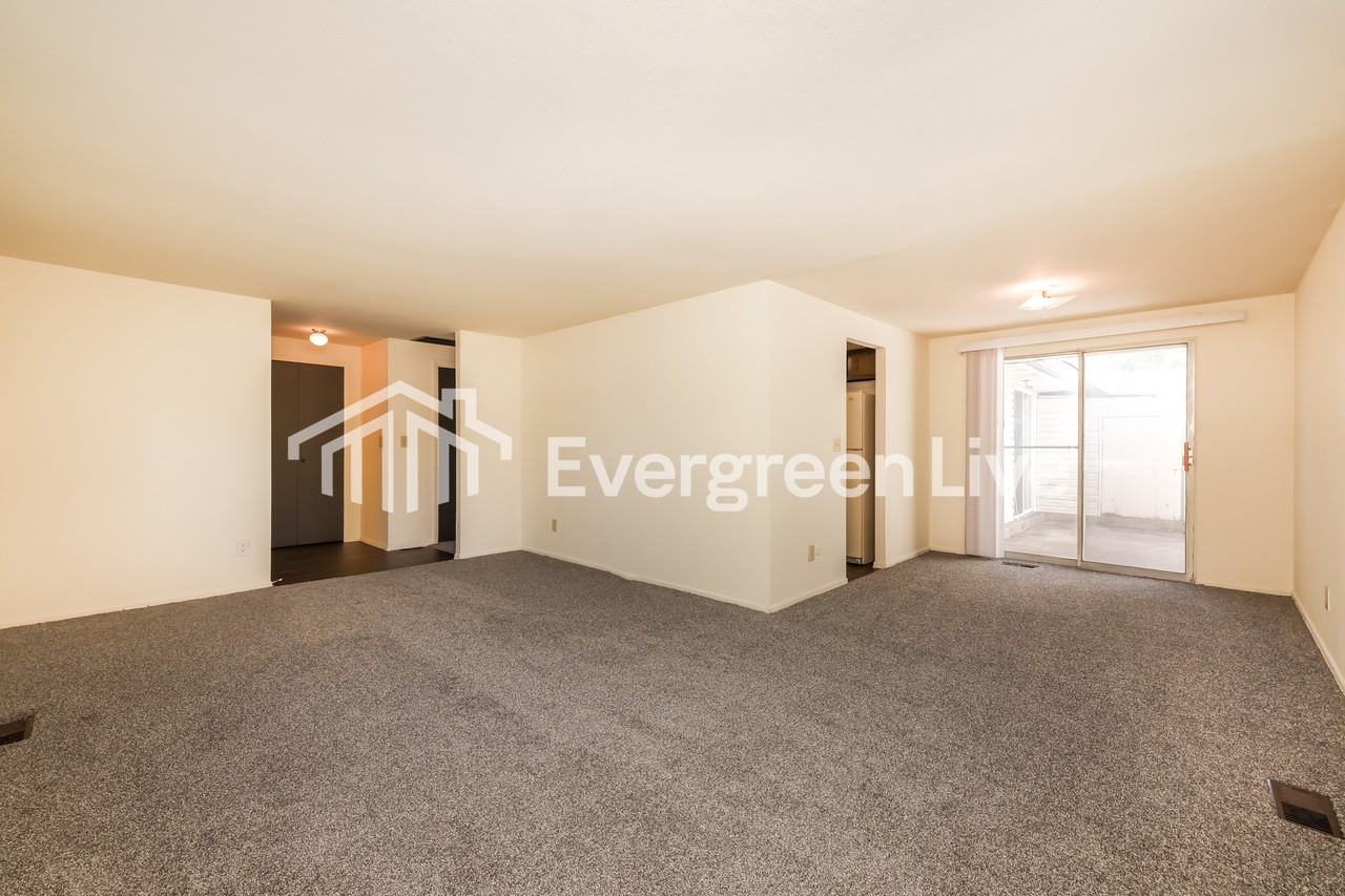 5722 Troy Villa Blvd - Photo 4 of 15