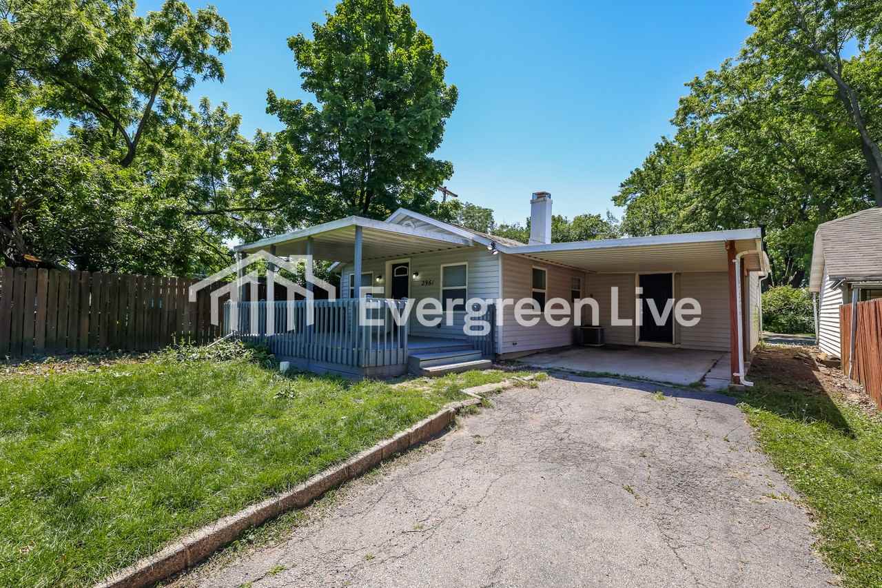 2961 Berkley St - Photo 2 of 15