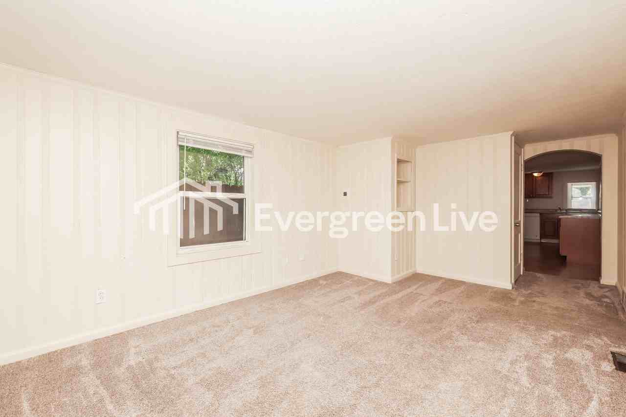 2961 Berkley St - Photo 3 of 15