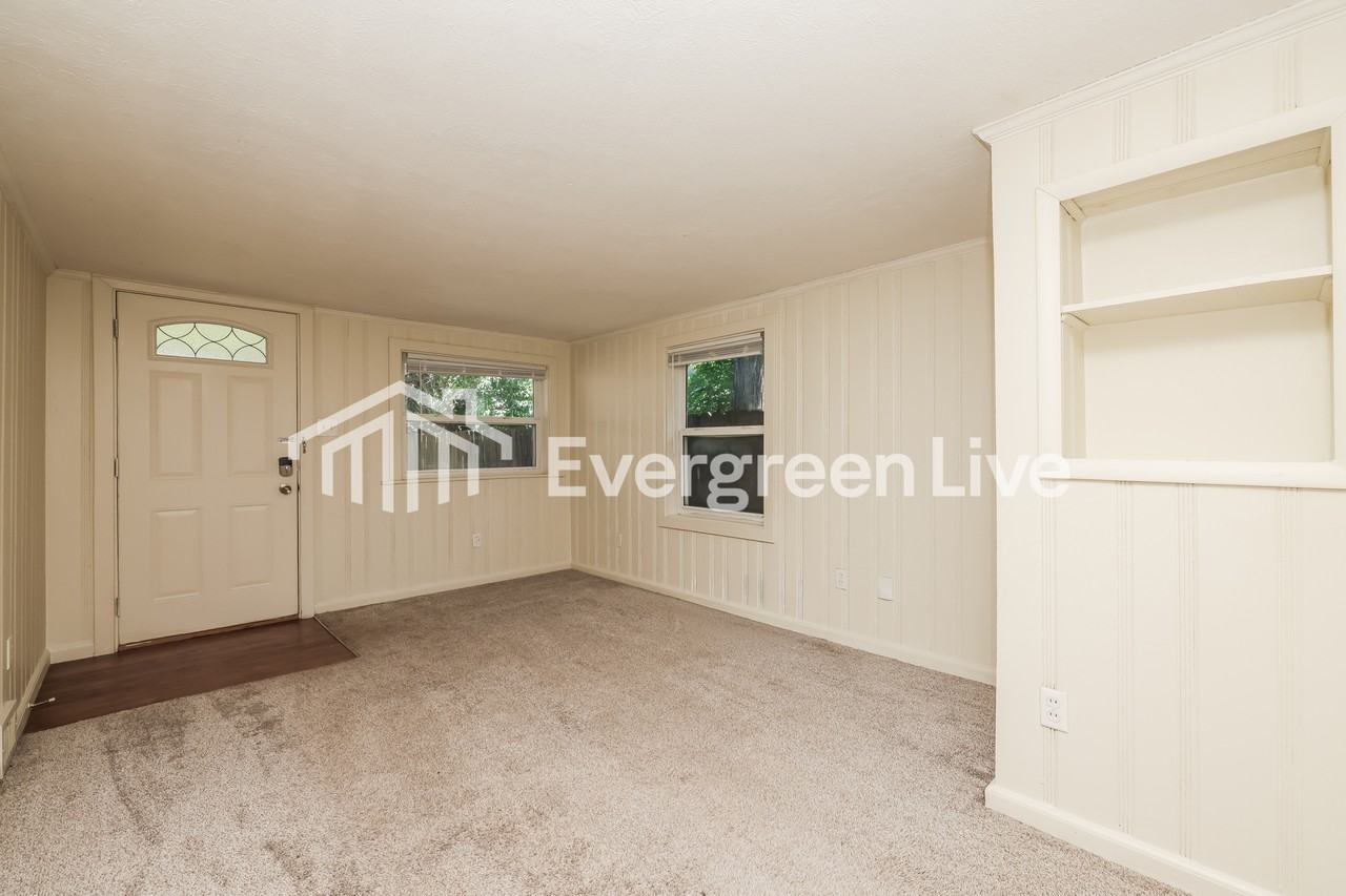 2961 Berkley St - Photo 4 of 15