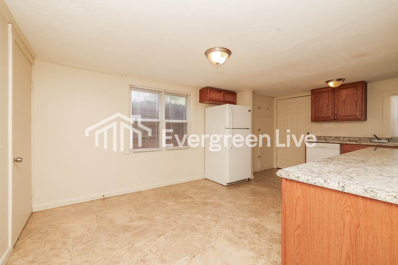 2961 Berkley St - Photo 5 of 15