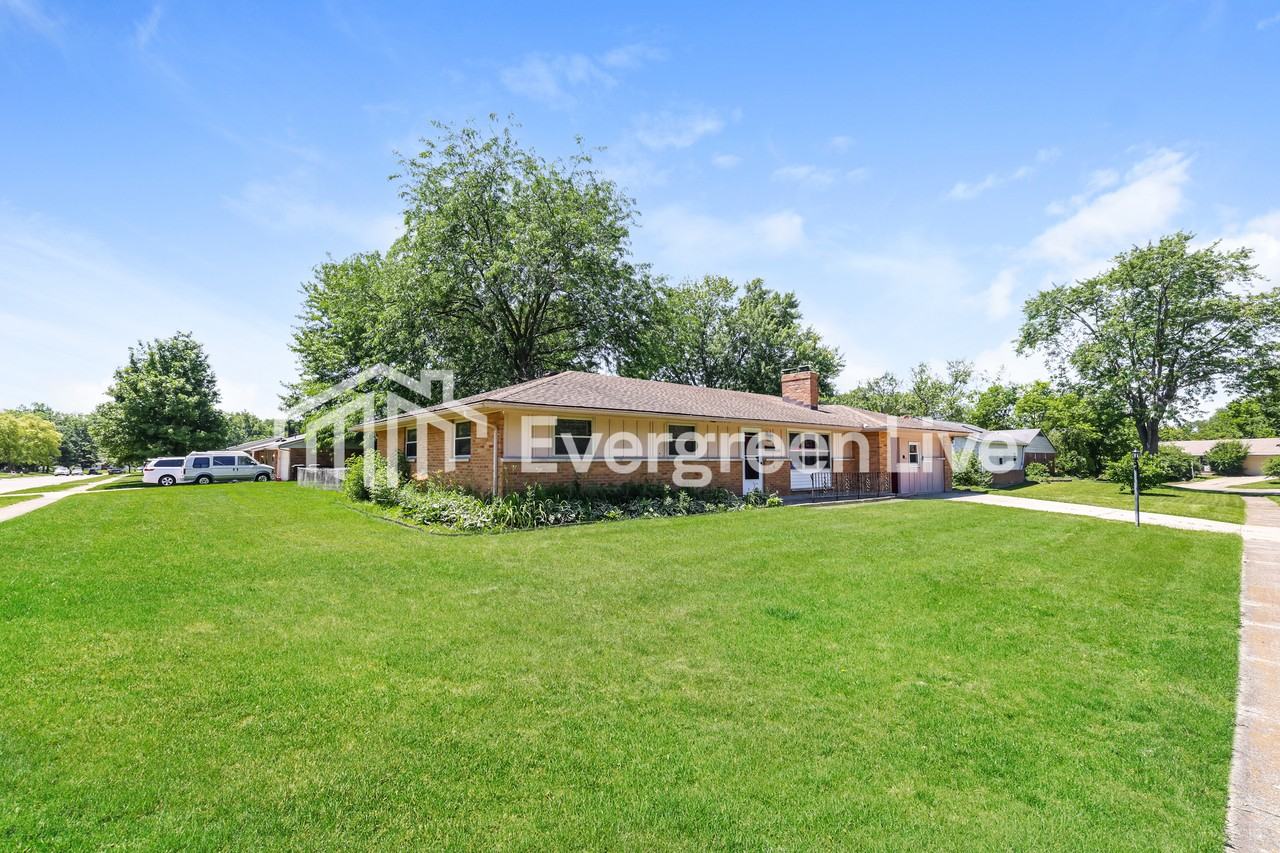 6696 Stranwood Dr - Photo 2 of 15