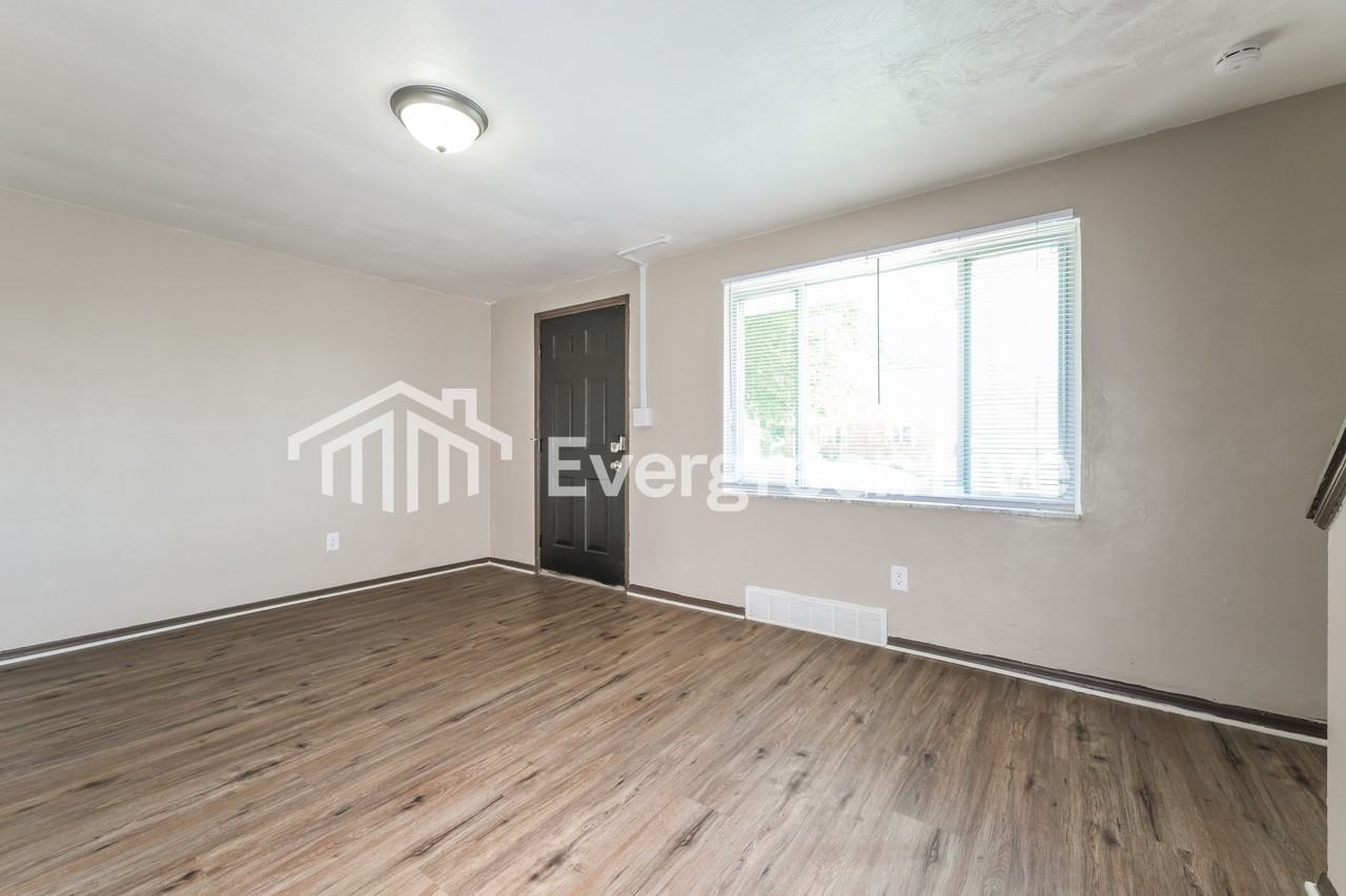 522 Guylyn Dr - Photo 2 of 15