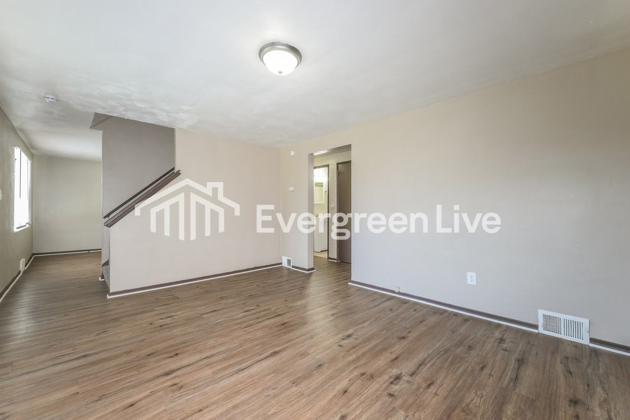 522 Guylyn Dr - Photo 3 of 15