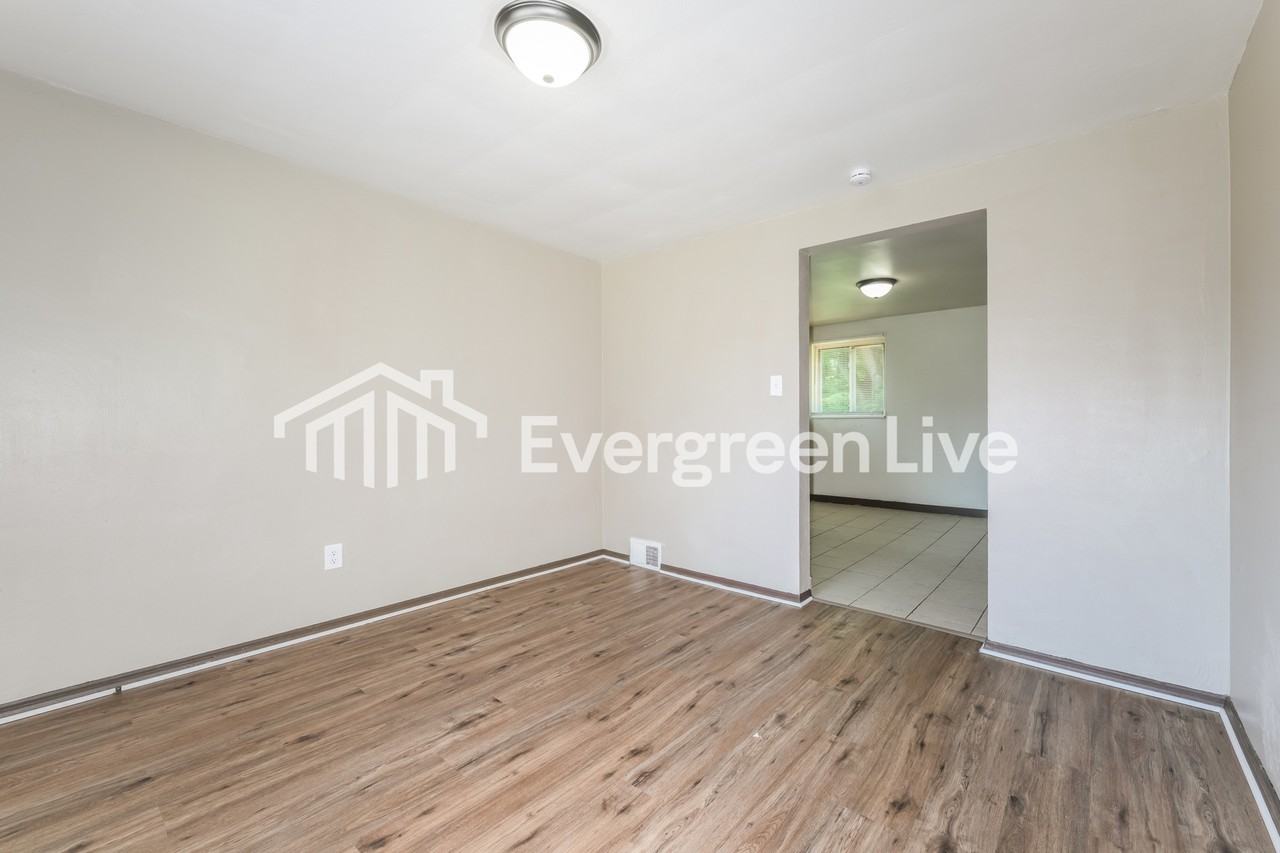 522 Guylyn Dr - Photo 5 of 15