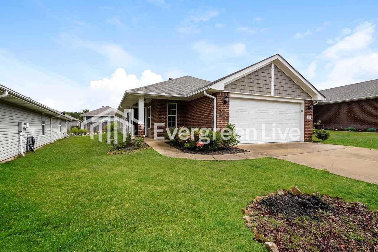 3008 Village Ridge Dr - Photo 2 of 14
