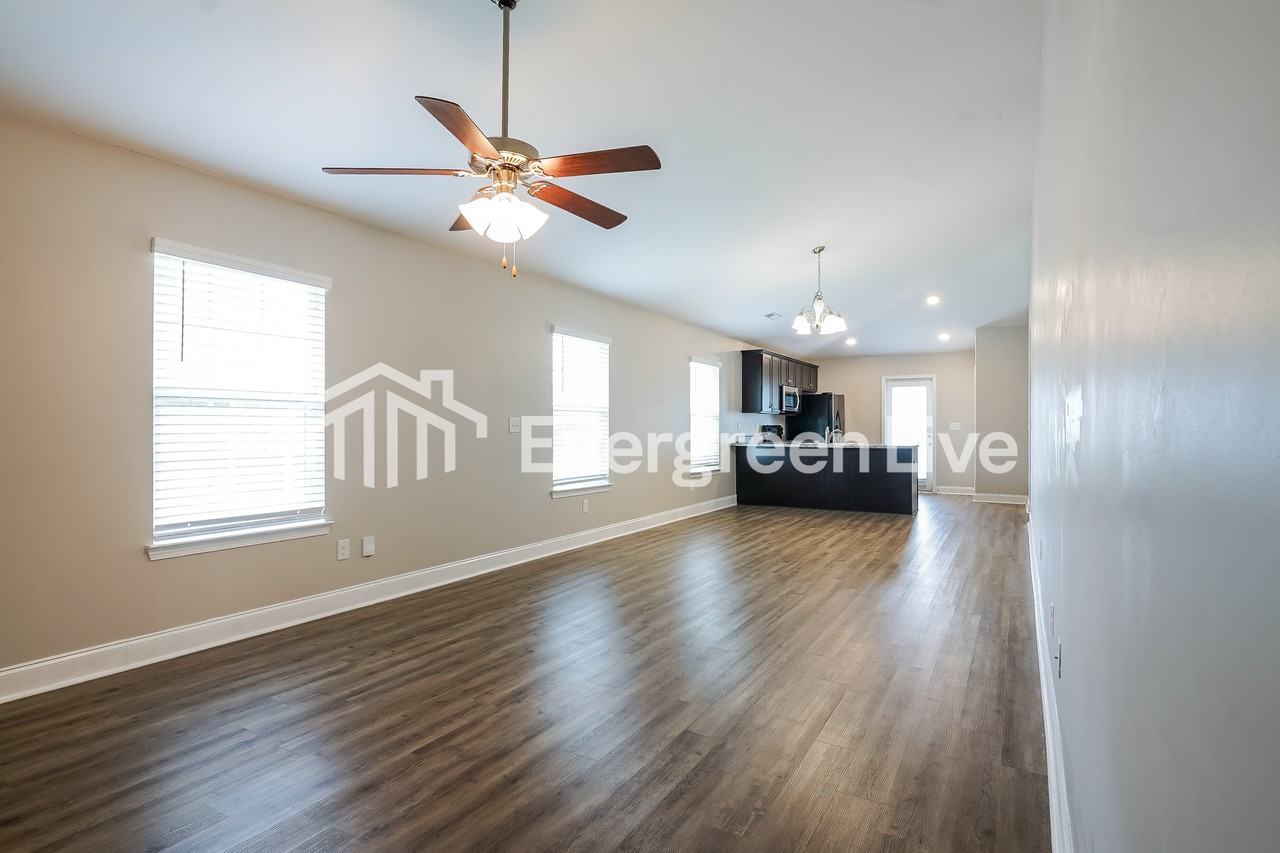 3008 Village Ridge Dr - Photo 4 of 14
