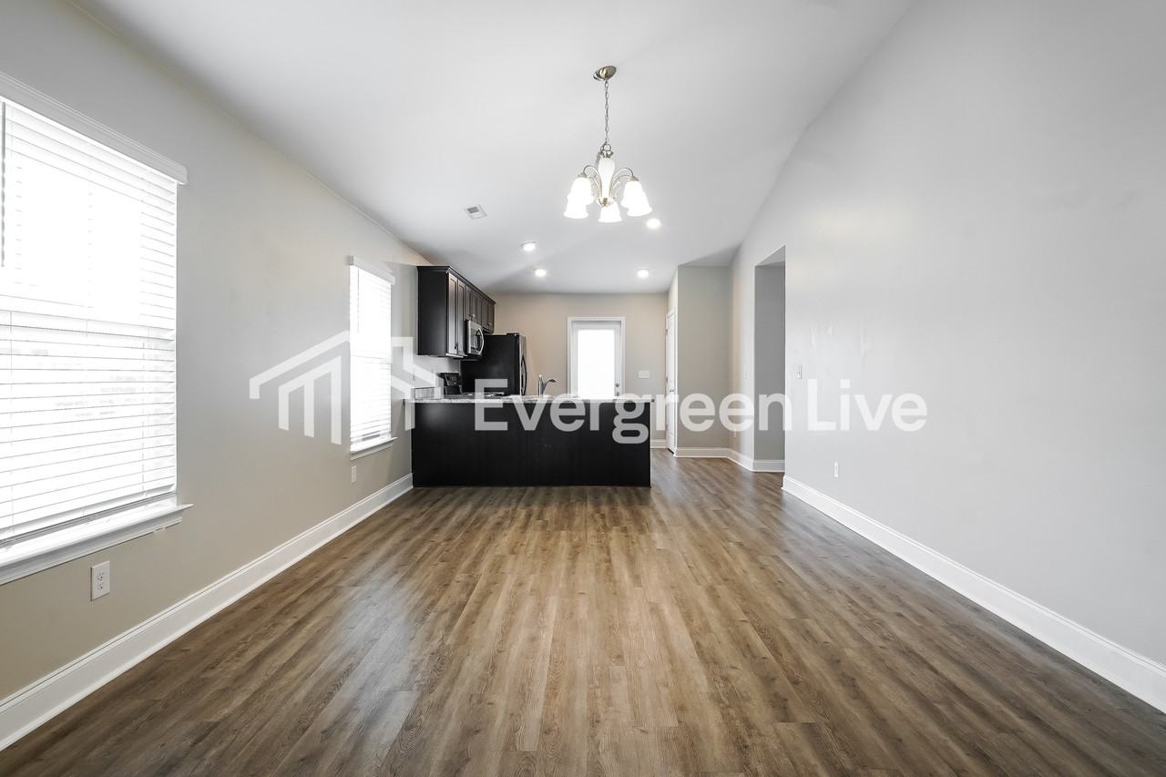 3008 Village Ridge Dr - Photo 5 of 14