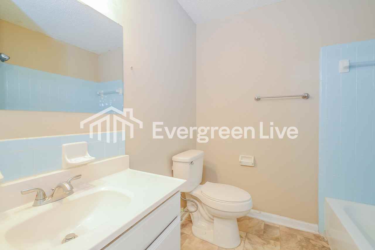 204 Leewood Cir - Photo 6 of 10