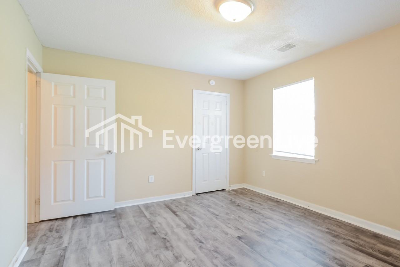 204 Leewood Cir - Photo 7 of 10