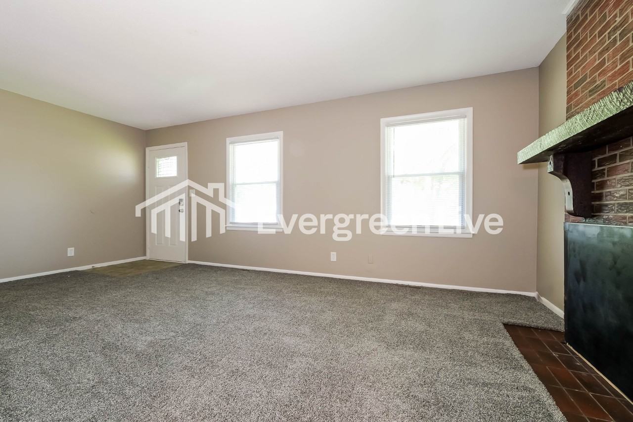 11819 Armitage Dr - Photo 2 of 15