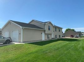 featured image of 815 W 3rd St