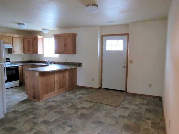 815 W 3rd St - Photo 2 of 5