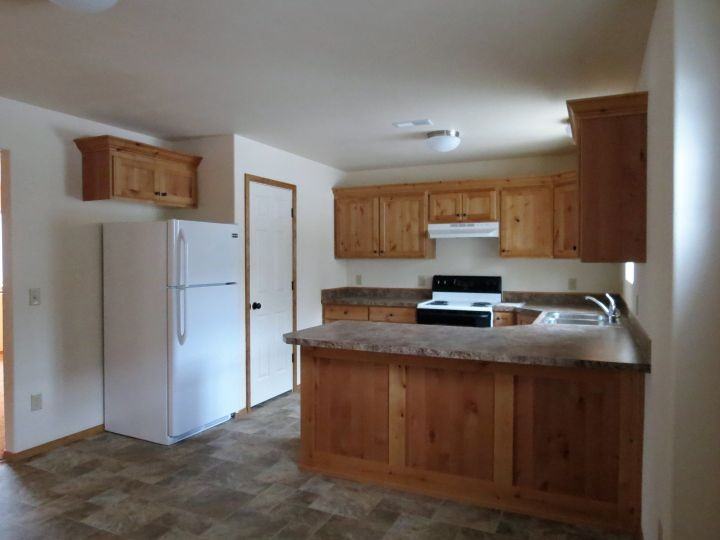 815 W 3rd St - Photo 3 of 5